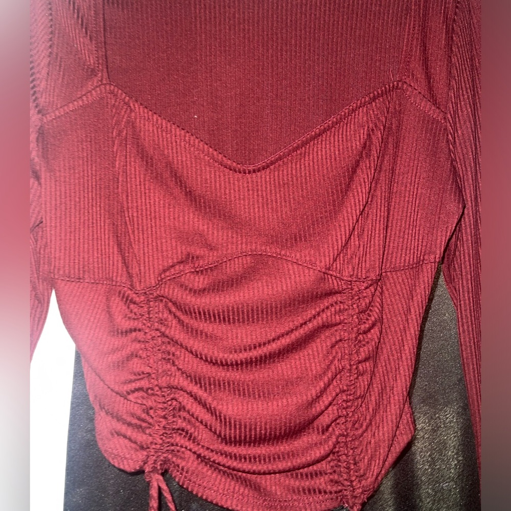 Long sleeve burgundy crop shirt